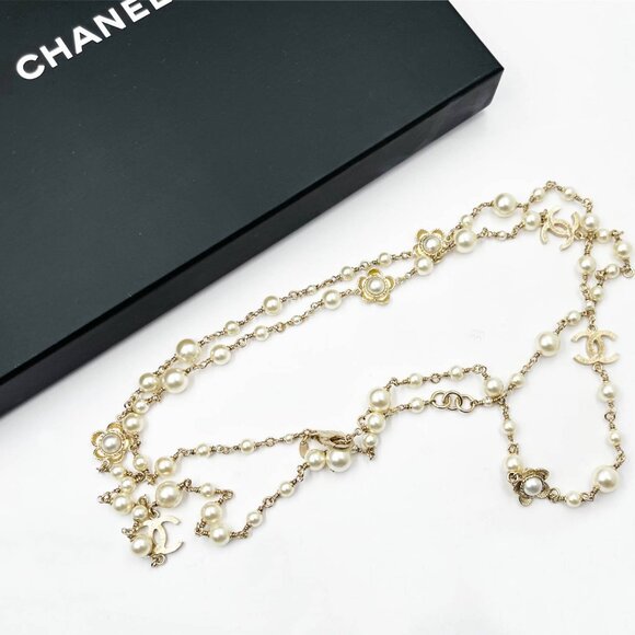 Chanel Gold Scratchy CC Gold Flower Pearl Long Necklace - Picture 2 of 5